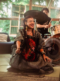 Em “Marias”, Sarahysha transforma feminino, ancestralidade e Maria Padilha em música
