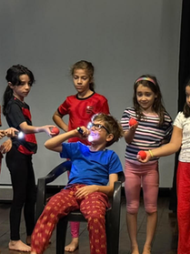 Brasília recebe oficina de teatro gratuita para jovens de 9 a 15 anos