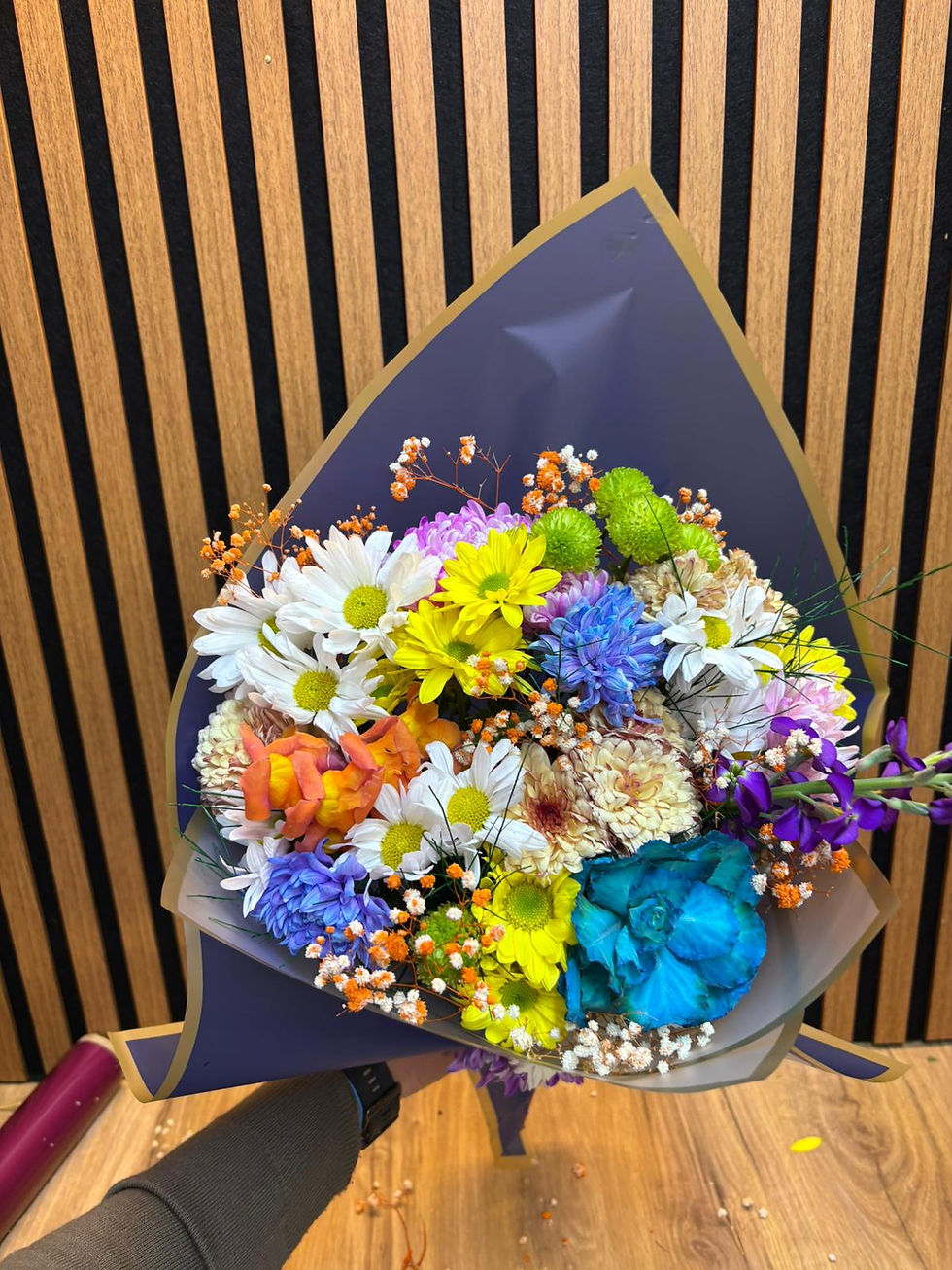 Özel Bukette Rengarenk Çiçekler