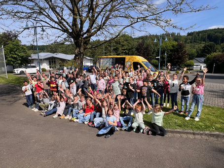 Eiswagen bei uns in der Schule!