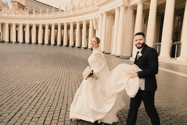Wedding at St. Peter's Basilica, Vatican — photography by Riccardo Riccio