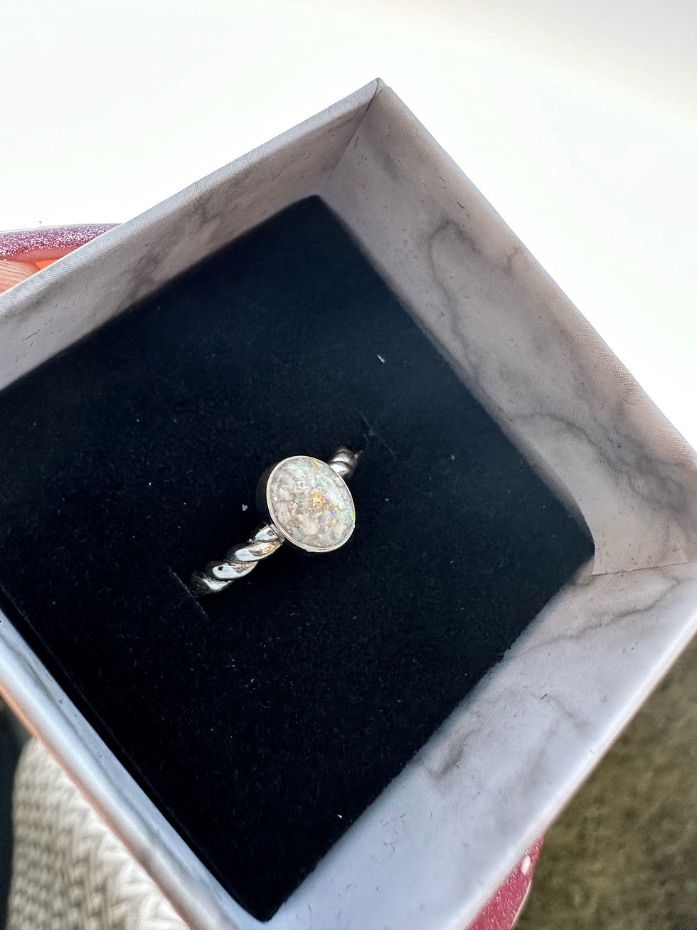 Thumbnail: Twisted Oval Setting