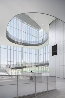 5. 美術館大廳1樓 。圖片來源：臺中綠美圖提供｜YHLAA李易暹攝影