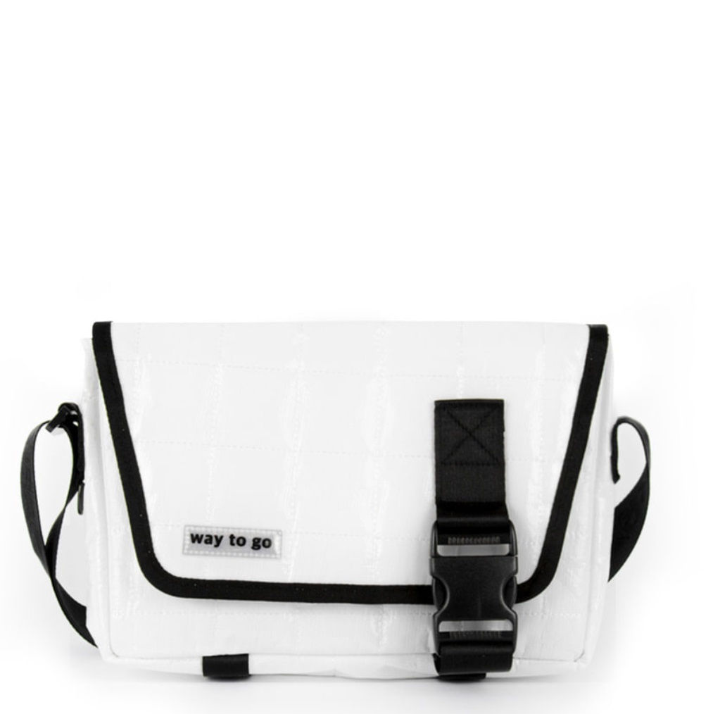 JerryBag-Tarpaulin Quilted Messenger Bag 防水料斜孭袋(白色)