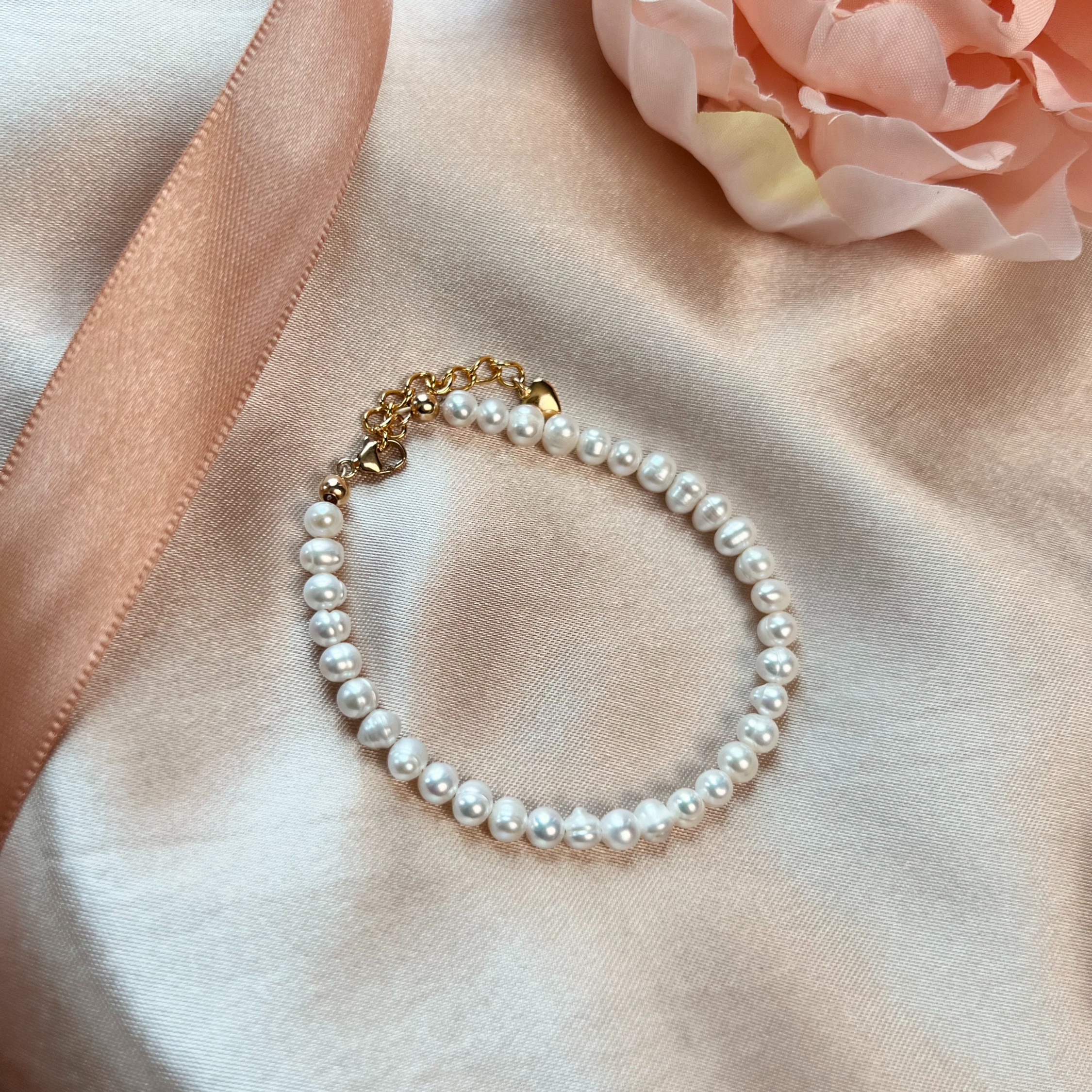 Dainty Pearl Bracelet