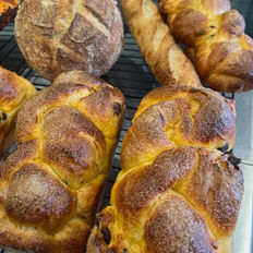 Fourna Bulgaria（ベーカリー＆ピッツァ）