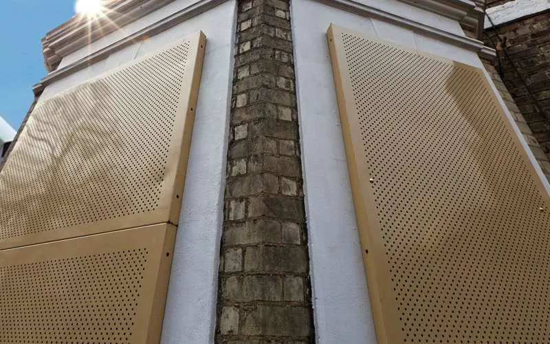 alternative materials to wood for emergency boarding up