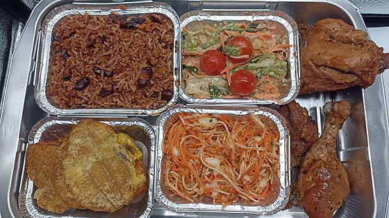 🍛🇭🇹 Riz collé au haricot rouge,🍗 poulet, salade crudité,🍌banane pesées, piklitz🔥