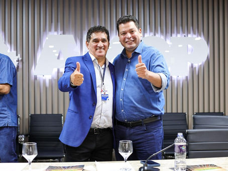 Eleição da Amop em Cascavel com lideranças do Oeste e homenagem a Moacir Micheletto