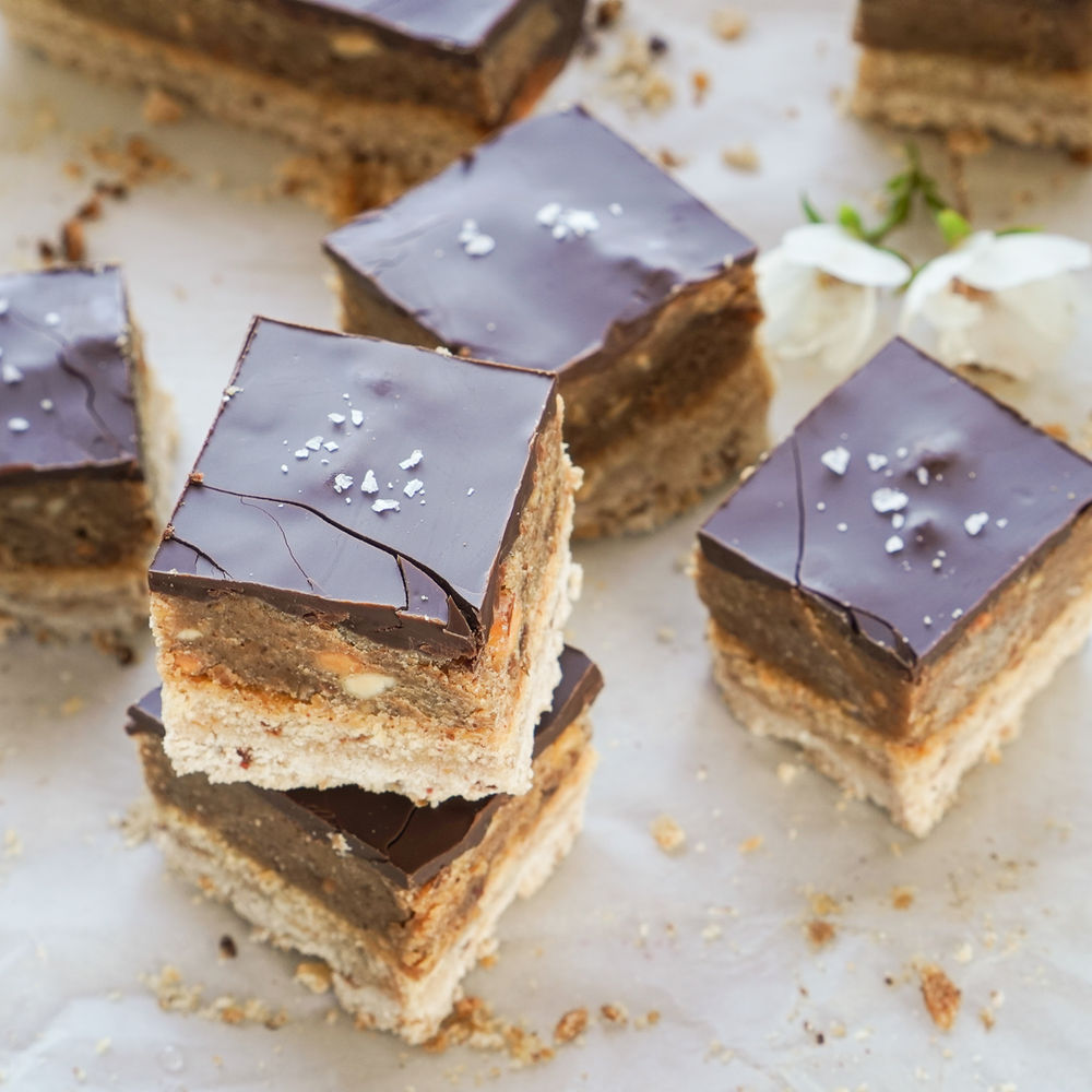 Chunky Nutty Caramel Chocolate Bites