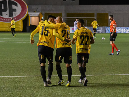 Suazo despertó a San Luis