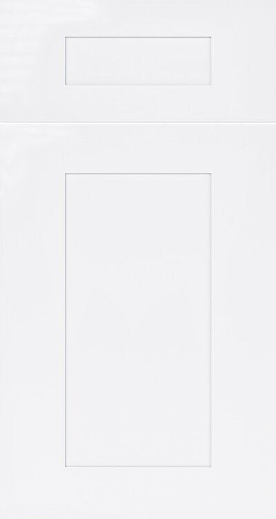 White Shaker cabinet door in Shaker style