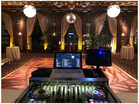 DJ vs. Band: Why a DJ Might Be the Perfect Choice for Your Wedding