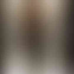 Jolie pochette verte avec clous style rock