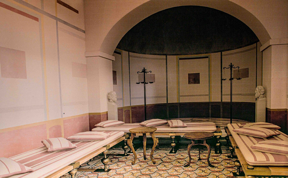 Recreación de un triclinium, estancia dedicada a comedor.