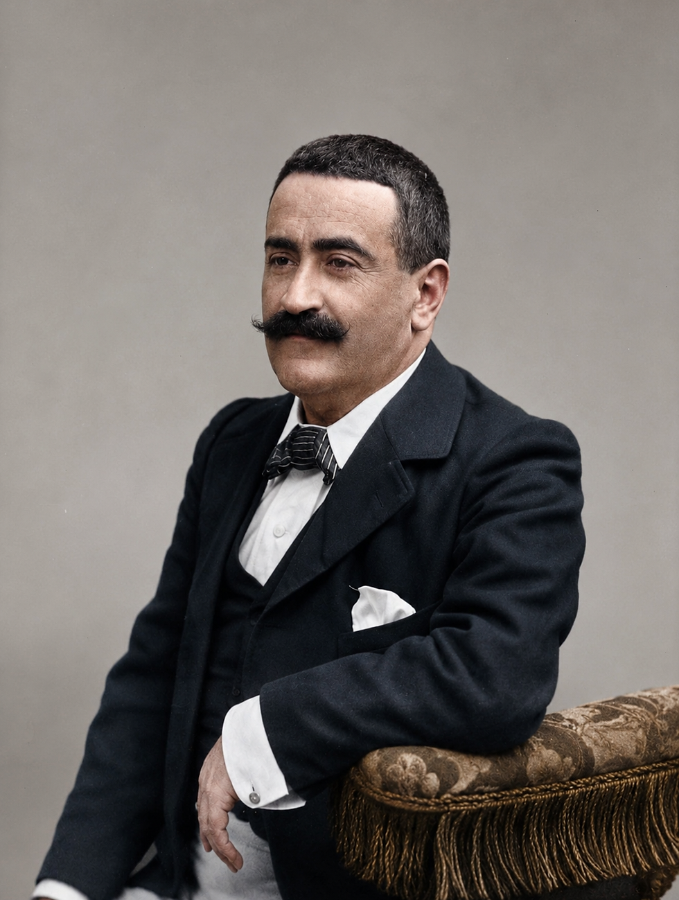 Foto restaurada y coloreada por IA de Enrique. FUENTE- el autor del artículo.
