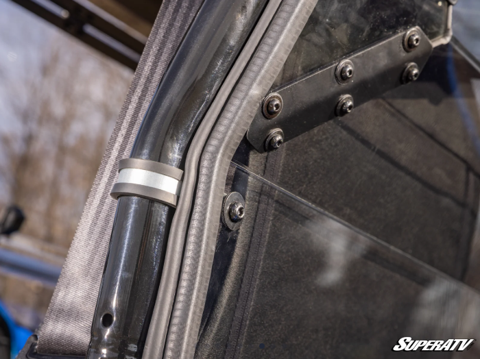 Thumbnail: KYMCO UXV 700i Rear Windshield