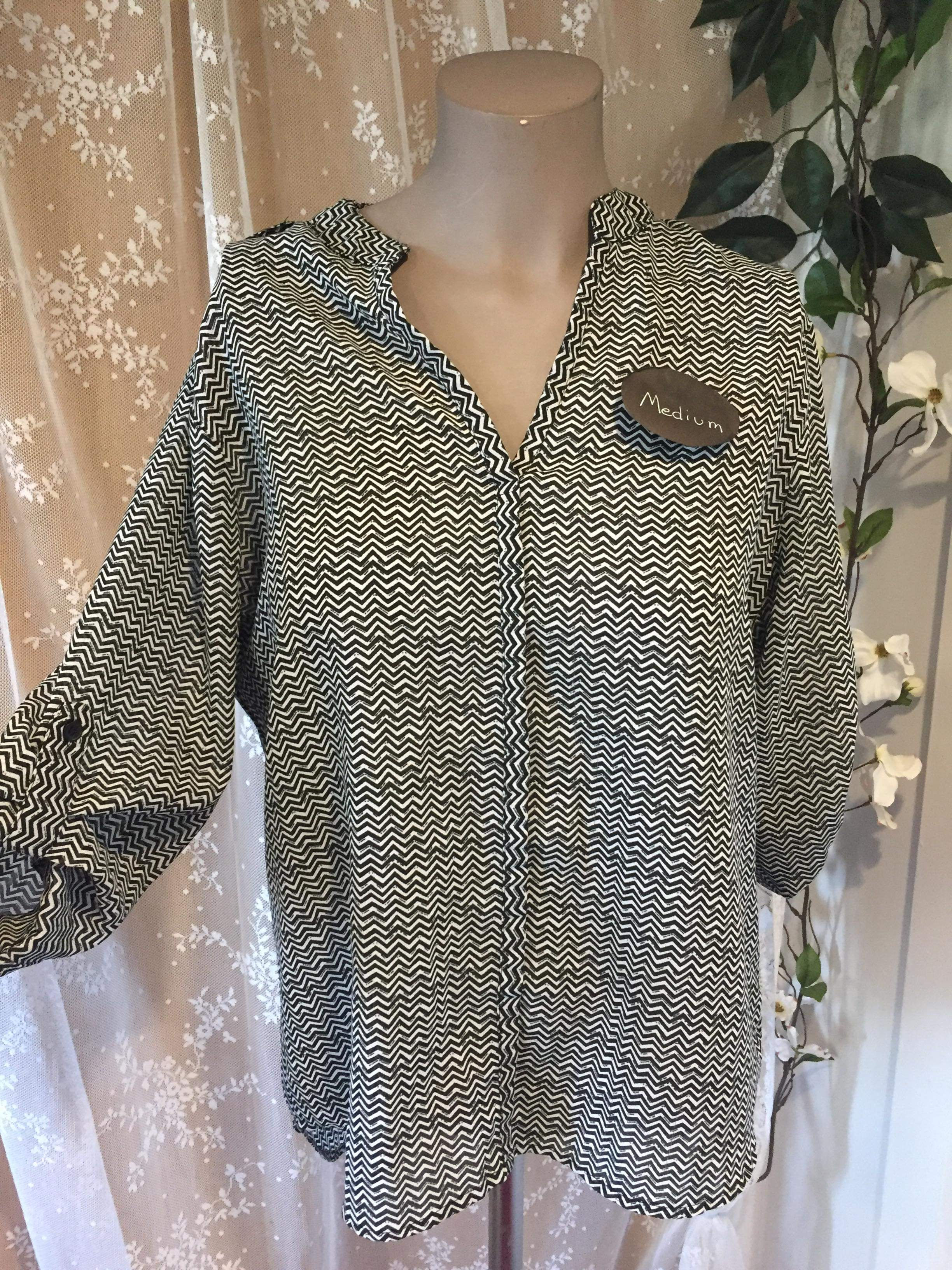 Medium zigzag button up blouse