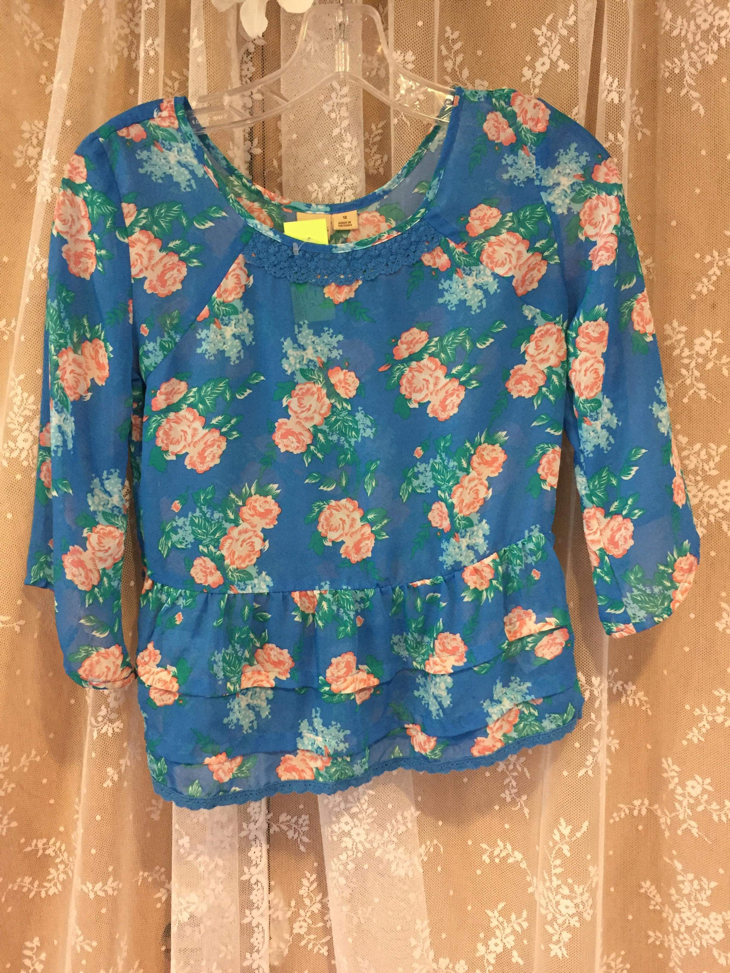 YOUTH/12 Sheer Quarter Sleeve Floral Top