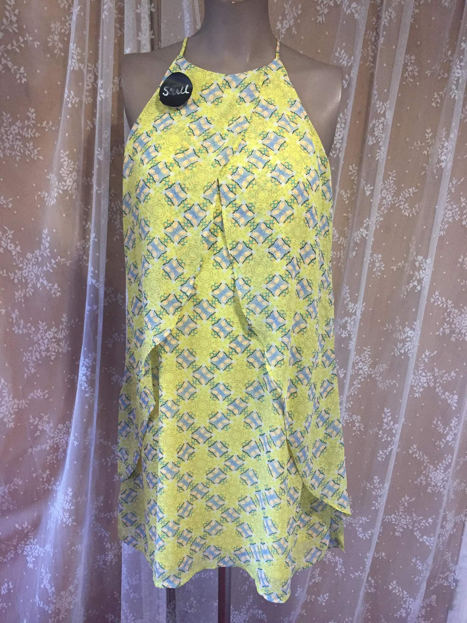 SMALL layer yellow dress with diamond pattern