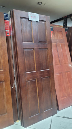Quality stain pine door
