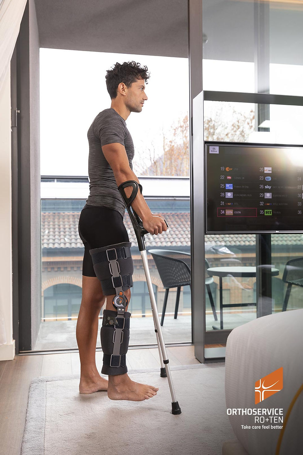 Sīktēls: Go up basic. Post operative knee orthosis with graduated movement