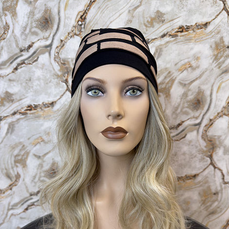 Fekete-rosegold csíkos turbán sapka.
