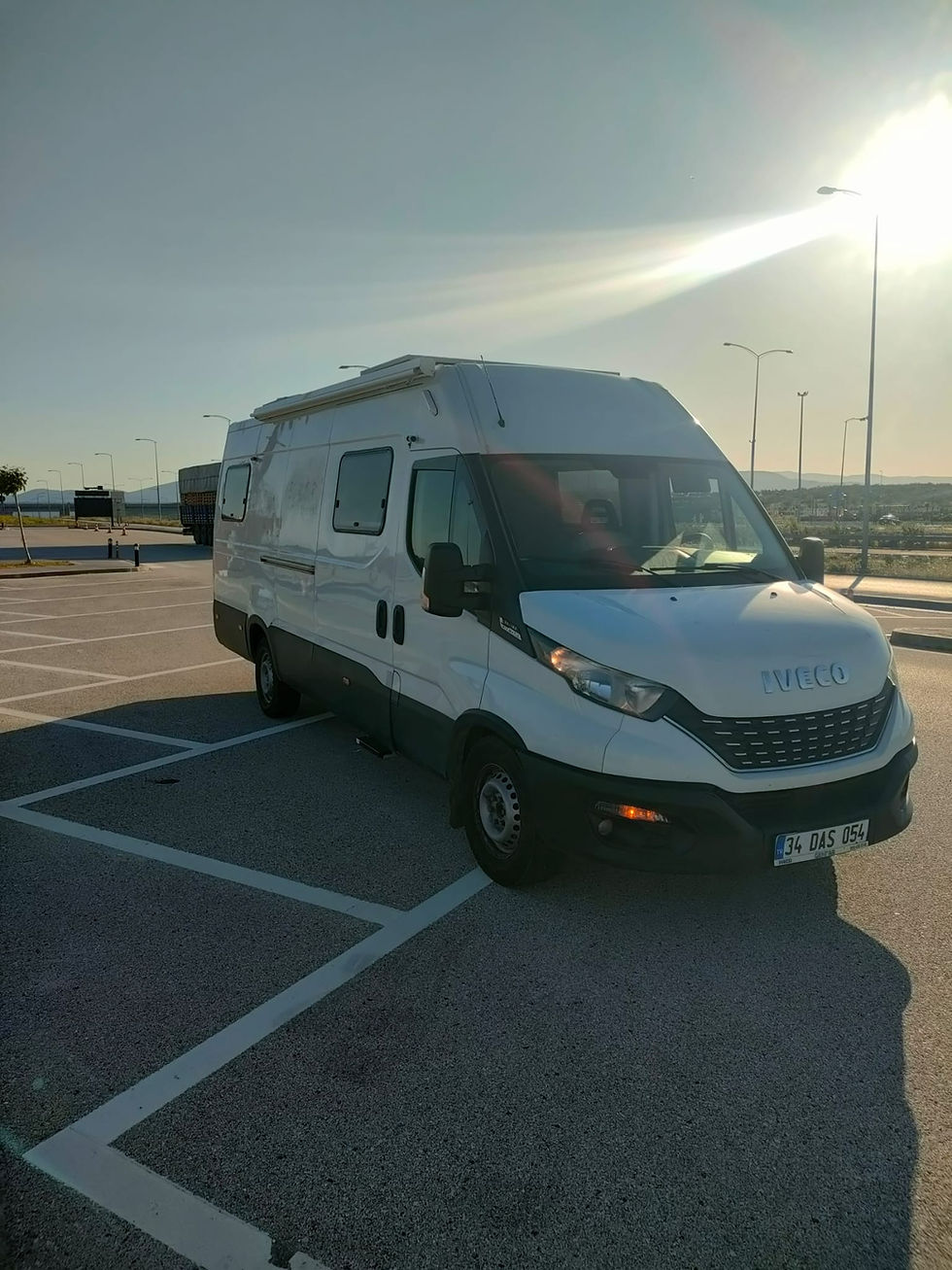 Iveco Daily motorvan with automatic gears for rent in Istanbul, Beylikdüzü. Enjoy comfort and reliability with Campervan Turkey for your next adventure!
