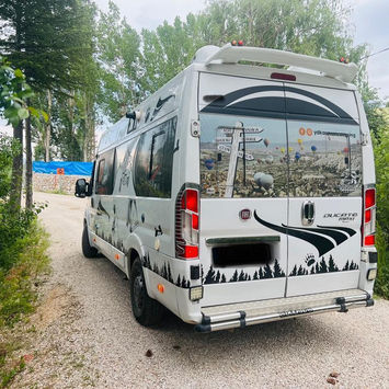 Rent a fully equipped campervan from Istanbul and explore Turkey in comfort – ideal for 2+1 travelers, with water, solar, kitchen, AC, and more!