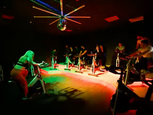 Sağlıklı yaşam kulüpleri, sadece fiziksel aktivite alanları değil; aynı zamanda ruhsal ve sosyal gelişiminize de katkı sağlar. Tulipa Club Başakşehir’in sunduğu bütünsel hizmetler sayesinde, kendinizi daha enerjik, zinde ve mutlu hissedersiniz. 