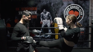 Başakşehir, kickboks ve boks dersleri almak isteyenler için birçok seçenek sunan bir bölgedir. Modern spor salonları ve deneyimli eğitmenlerle katılımcılara en iyi deneyimi sunmayı hedeflemektedir. Kickboks ve boks, sadece fiziksel sağlığı değil, zihinsel sağlığı da destekleyen spor dallarıdır. Başakşehir'deki spor salonlarında ders alarak, hem sağlıklı bir yaşam benimseyebilir hem de yeni arkadaşlıklar edinebilirsiniz.