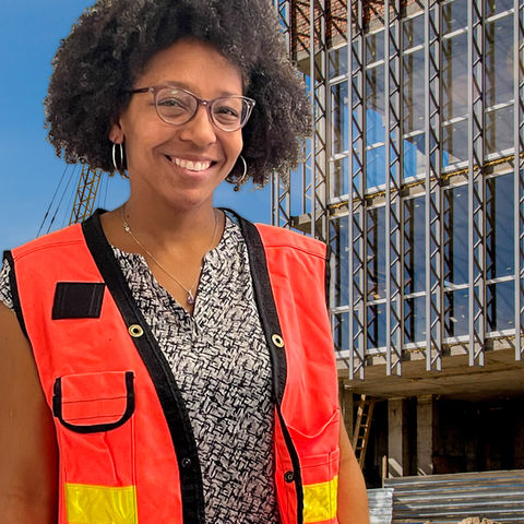 Lorrisa Hales headshot