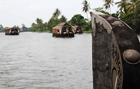 Houseboat 1.jpg
