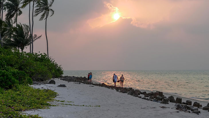 Evening walk at Bangaram Island Lakshadweep.jpg