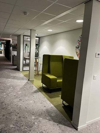 ontmoetingsruimte met vloerbedekking Tilburg