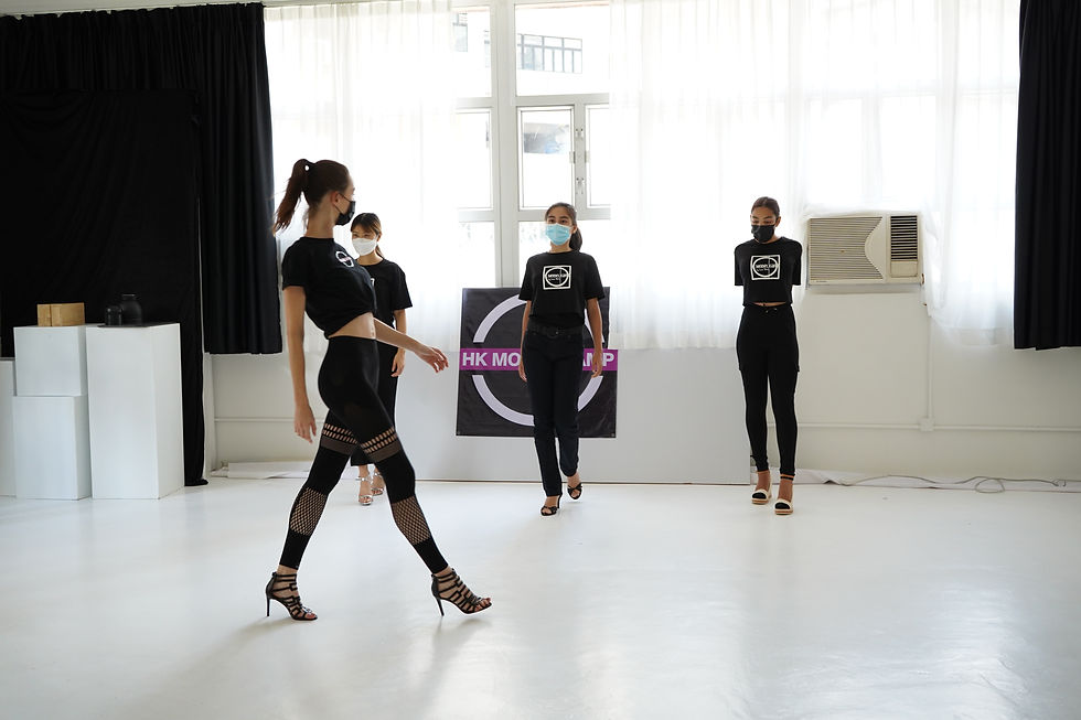 HKMC Runway Walk Posture