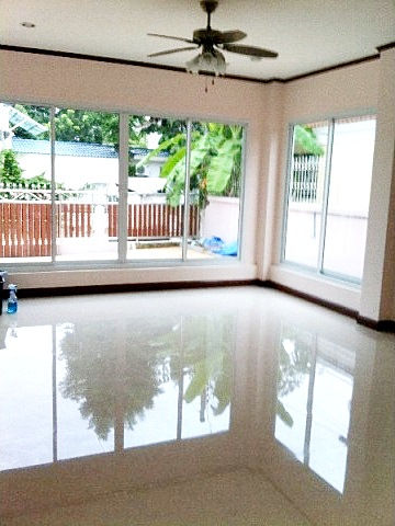 ภาพขนาดย่อ: HS 0025 ขายบ้านเดี่ยว 2 ชั้นหลังมุม หมู่บ้านเอกไพลิน 98 ตรว. ใกล้สวนหลวง ร.9