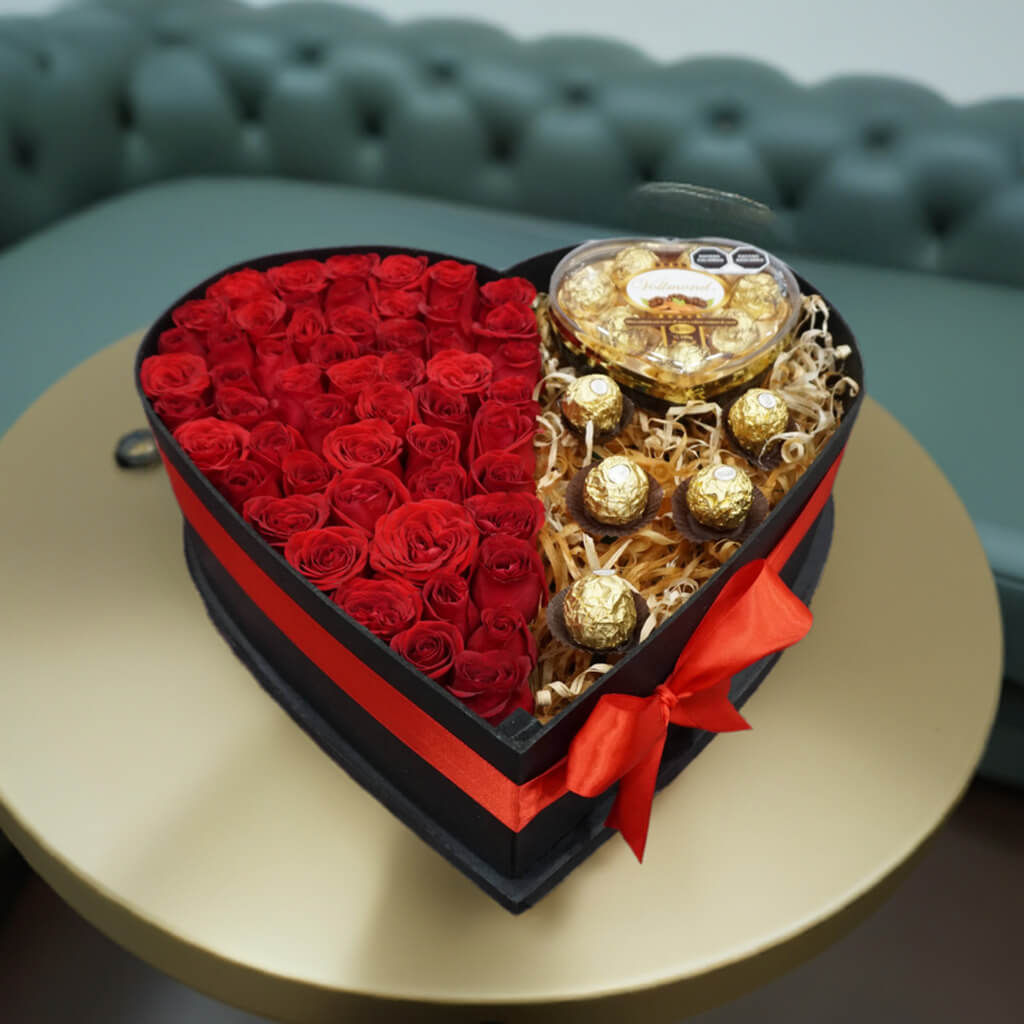 Caja de rosas rojas con chocolates