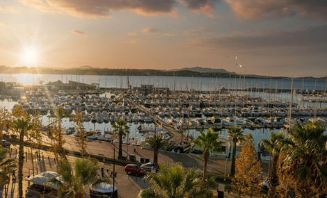 LifeLadder sur le Port de Bandol