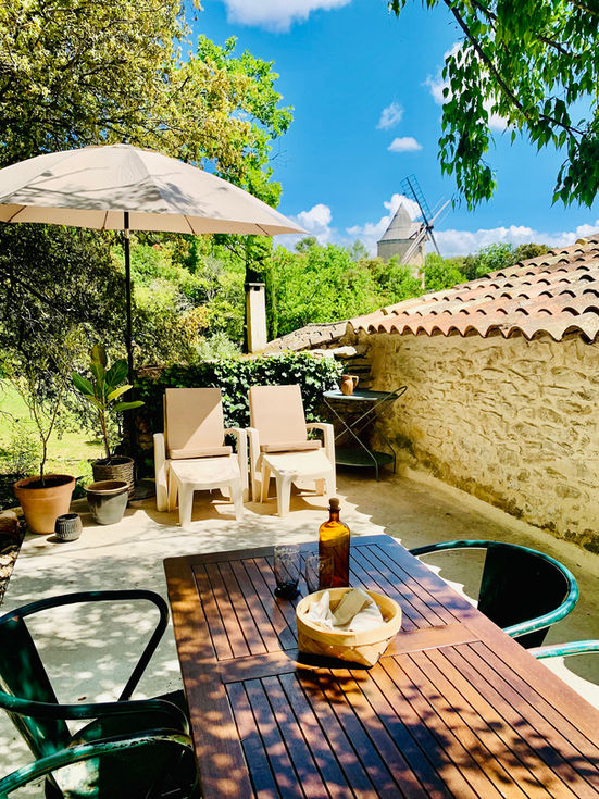 Terrace with view of Joucas windmill