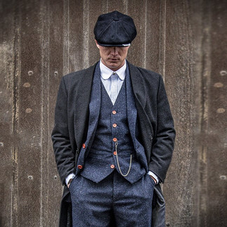 トミー・シェルビー風、クラシックなツイードのスリーピーススーツ