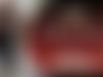 生成AIによる仮想コーデ写真を背景にしたタイトルカード。第48回「喫茶・蒸談」、コスプレじゃない普段着スチームパンクの始め方（男性編）を紹介するビジュアル。