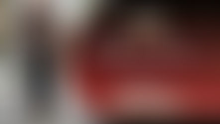 生成AIによる仮想コーデ写真を背景にしたタイトルカード。第48回「喫茶・蒸談」、コスプレじゃない普段着スチームパンクの始め方（男性編）を紹介するビジュアル。