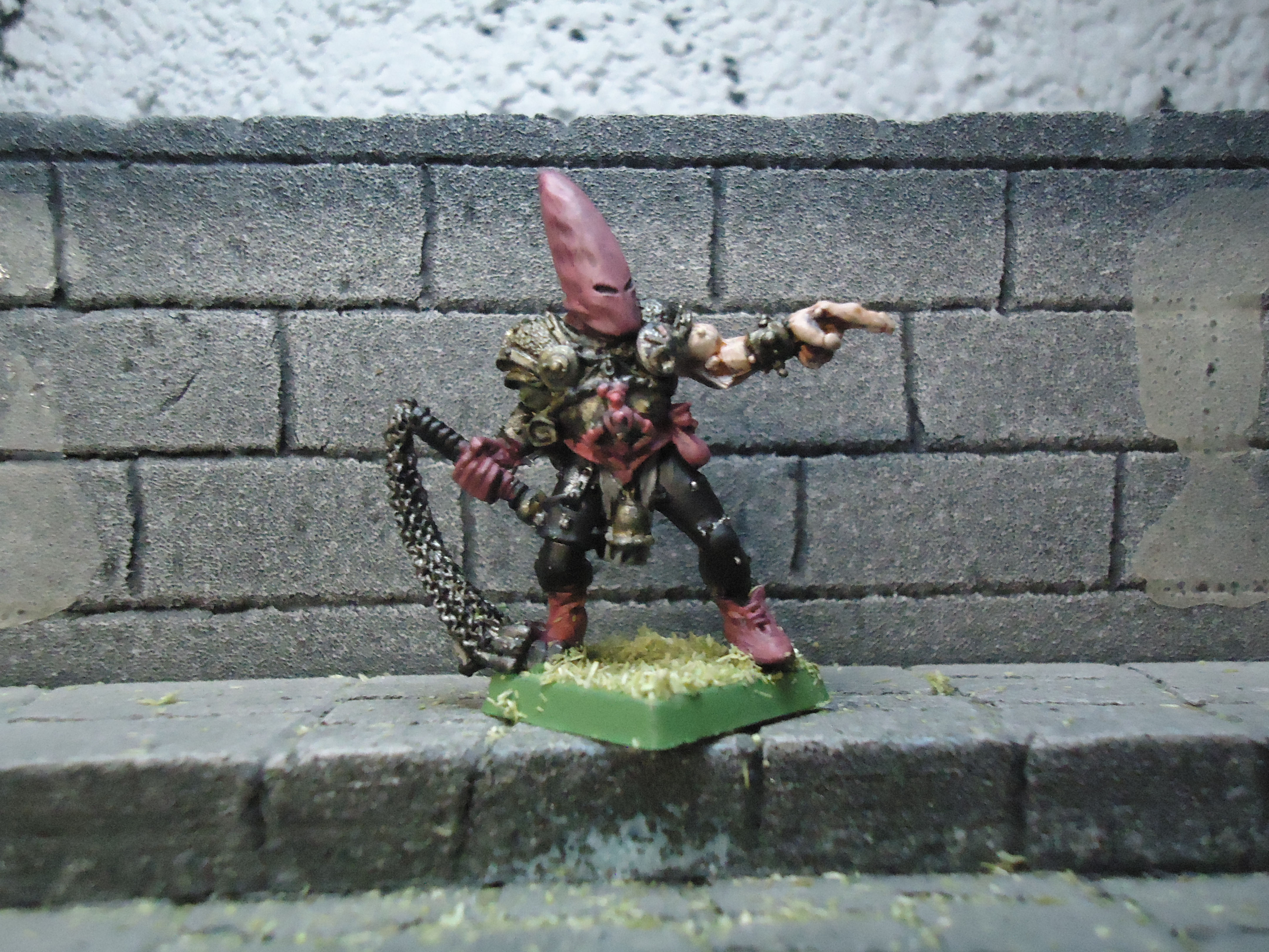 slaanesh realms chaos champion with hood and flail citadel metal warhammer