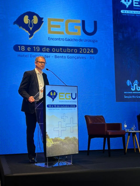 Foto do Dr Charles Riedner no EGU 2024