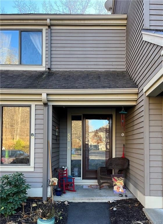 52 Riveredge Drive #52, Winchester: $150,000