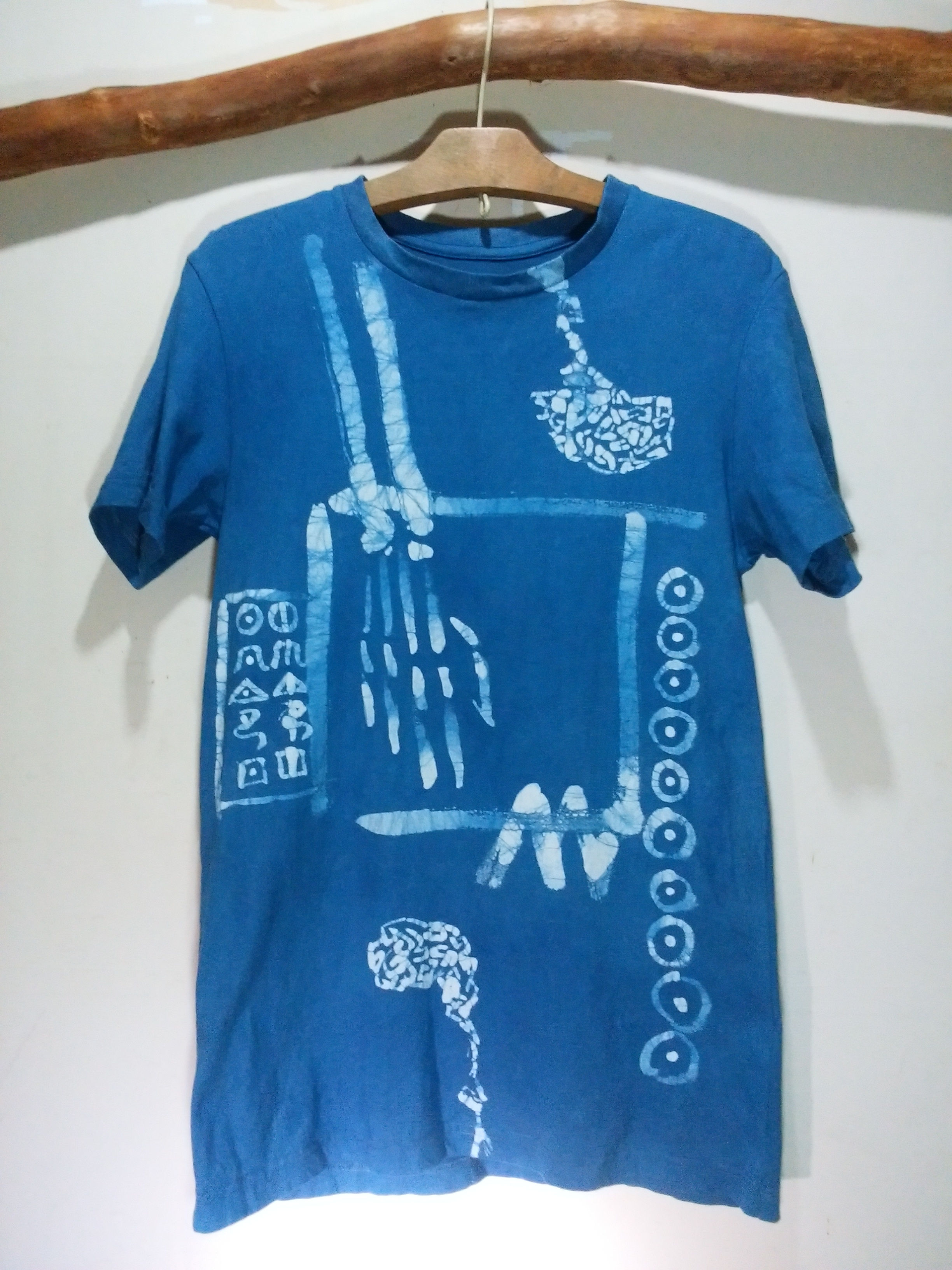 101,藍、ろうけつ染(Mサイズ）