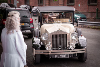 Holiday Inn in Runcorn wedding photography