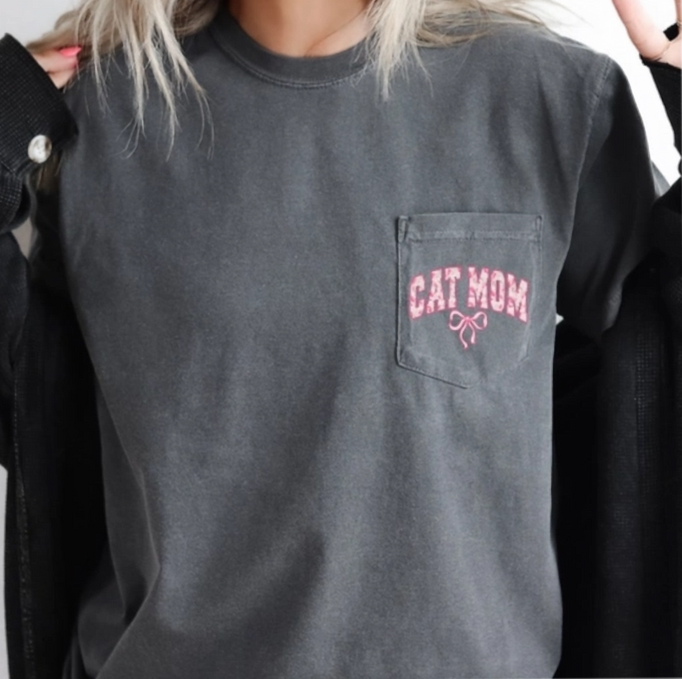 Thumbnail: Cat Mom Bow Pocket Short Sleeved Shirt