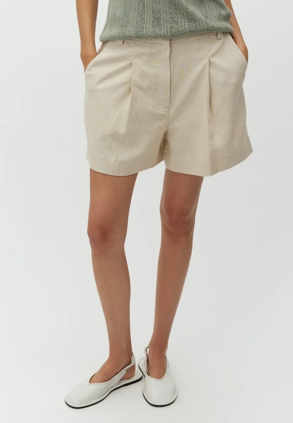 Thumbnail: short mbyM